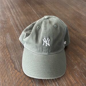 47 Yankees Base Runner Moss NY Logo Baseball Cap